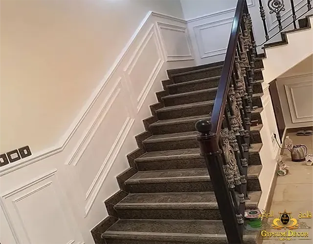 افكار ديكور مدخل البيت فوم جدران مداخل لتقسيم الجدارن مع وضع مرايا زجاجية