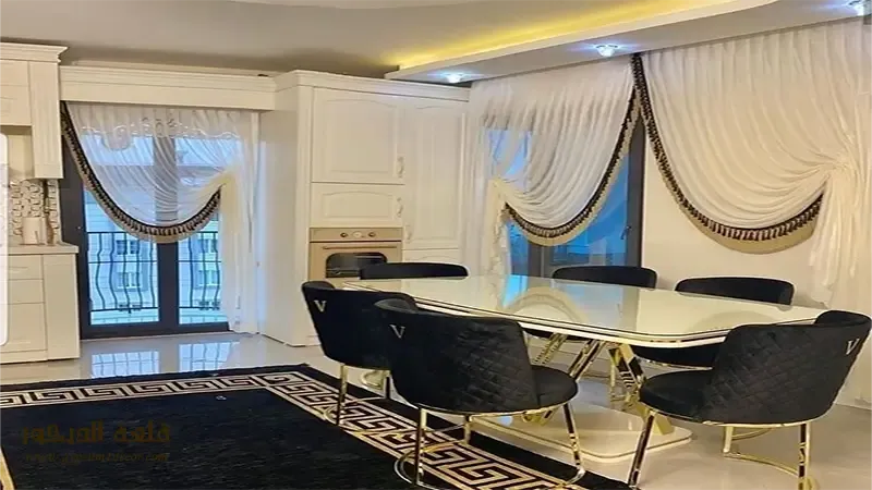 Curtain installation technician Curtain-installation-technician